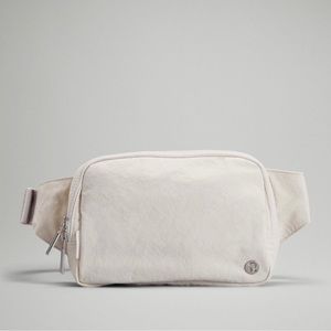 -SOLD——-*NWT* Lululemon Everywhere Belt Bag Large 2L